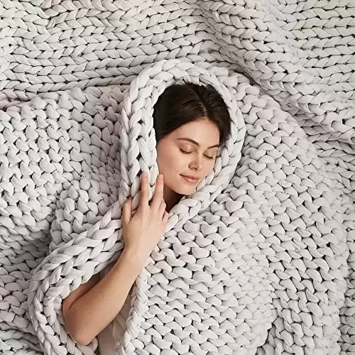 Bearaby Hand-Knit Weighted Blanket for Adults - Chunky Knit Blanket - Sustainable, Breathable, Organic - Machine Washable for Easy Maintenance (Moonstone Grey, 10 lbs)